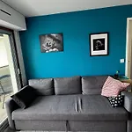 Lumineux Avec Balcon Et Parking à - Fr-1-712-97