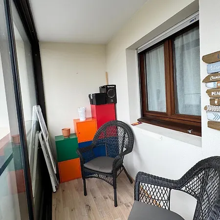Lumineux Avec Balcon Et Parking à - Fr-1-712-97