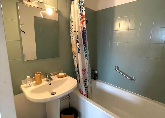 Lumineux Avec Balcon Et Parking A - Fr-1-712-97 *