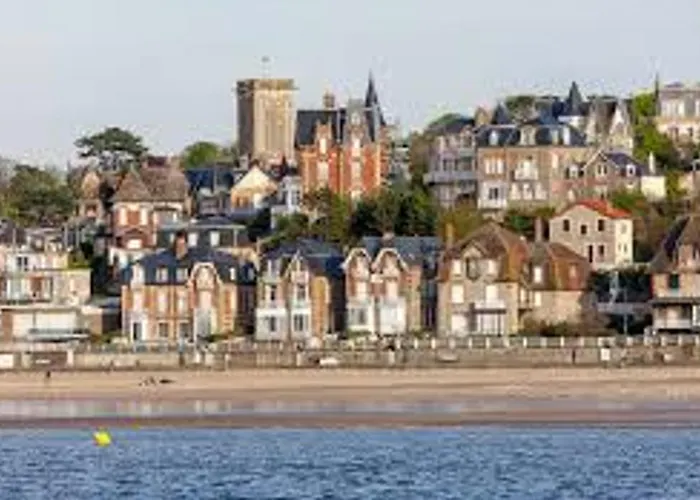 Appartement Lumineux Avec Balcon Et Parking A - Fr-1-712-97 *